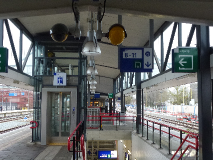 Gouda NS Station perron 3 tegenover trap en lift