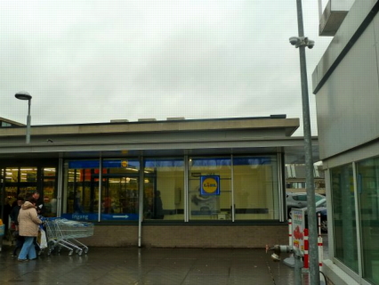 Gouda Winkelcentrum Bloemendaal hoek parkeerdek tegenover Lidl